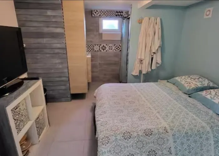 Maison Proche Du Circuit Des 24h Du Mans Hébergement de vacances *